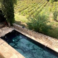 Charming villa in the countryside with swimmingpool, hôtel à Fabrezan