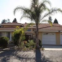Estate home with huge pool(new listing), hotel in Glendora