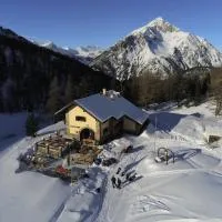 Rifugio Baita Gimont, hotel em Cesana Torinese