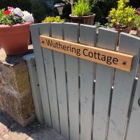 Wuthering Cottage - Central, Stylish, Cosy, Comfy