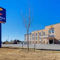 Comfort Inn & Suites Harrah, hotel en Harrah