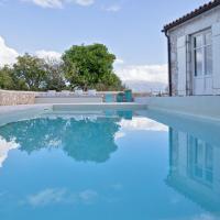 To Throni, hotel a Tselend&aacute;ta