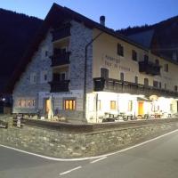 Fior di Roccia - Valmalenco - Hotel & Mountain Restaurant, hotel din Lanzada