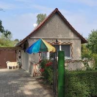 Ferienhaus Schöne in Lebbin, hotel near Trollenhagen Airport - FNB, Groß Teetzleben