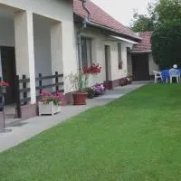 Csányi vendégház, hotel di Kiskunmajsa