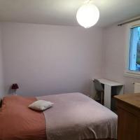 Private room in a shared apartment I, hotel near Paris Beauvais-Tille Airport - BVA, Beauvais