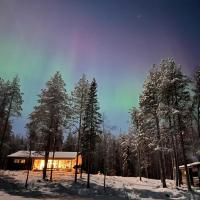 Charming chalet in Rovaniemi Lapland by the lake, hotel in Nampa