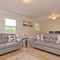 Spacious 2Bed Flat w/Private Parking