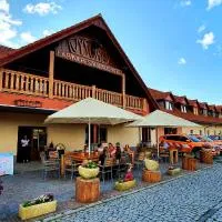 Hotel Farma Vysoká โรงแรมในChrastava