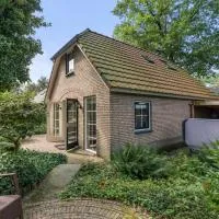 Vakantiehuis in het bos met jacuzzi en sauna, hotel a Lunteren