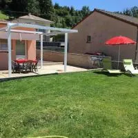 Le Coin Tranquille au pied du Puy de Dôme, готель у місті Понжибо