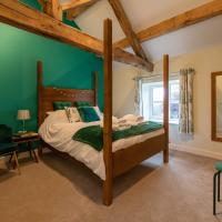 Dyffryn Cottage - King bed, self-catering cottage with Hot Tub