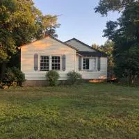 Private Cottage in Rural Clemmons, hotel em Clemmons
