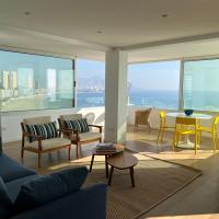 베니도름에 위치한 호텔 Amazing beachfront apartment - La Cala