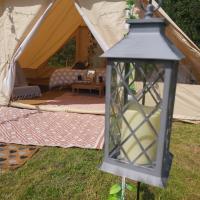 Hopgarden Glamping Exclusive site hire - Sleep up to 50 guests, hotel in Wadhurst