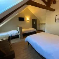 LOGIS - Hôtel & Restaurant Saint Nicolas, Hotel in Chaumont-en-Vexin