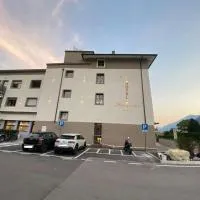 Hotel Shangri-La, hotel in Ala