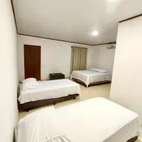Pousada Oliveiras, hotel u gradu 'Caravelas'