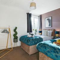 Petworth House - Central Milton Keynes - Smart TVs, Pool Table, Garden and Free Parking by Yoko Property