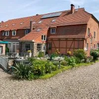 Landhausidyll Apartment Wohn- und Schlafzimmer, hotelli kohteessa Klütz