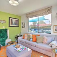 Vibrant Apt with Saltwater Pool - 3 Mi to Dtwn!, Hotel in der Nähe vom Flughafen Palm Springs - PSP, Palm Springs