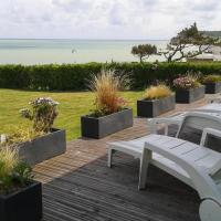 Holiday home with great sea views, Quiberville-sur-Mer, hotel in Quiberville