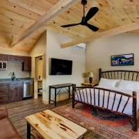 The Lodge by Sunapee Stays, hotell i Sunapee