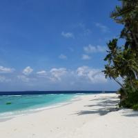 SUNSET BEACH AT CORNERSTAY Fodhdhoo, hotel poblíž Ifuru Airport - IFU, Fodhdhoo