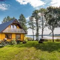Saullēkti ozolos pie Ežezera, hotel u gradu Ezernieki