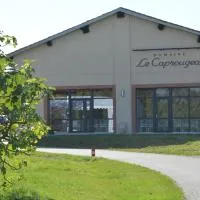 Domaine le Caprougeat، فندق في Daux