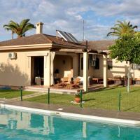 Luxurious villa. Prívate pool, Padel court. Subway