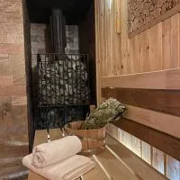 Domek pod Warszawą z sauną, hotel in Raszyn
