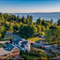 Luxury Mountain top castle house w/ocean view, hotel near Snohomish County Airport - PAE, Edmonds