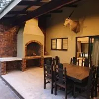 Honeybird self catering Accommodation: Hluhluwe şehrinde bir otel