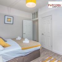 3 Bedroom Eden Lodge Town Centre Apartment by Popcorn Short Lets & Serviced Accommodation High Wycombe With Wifi