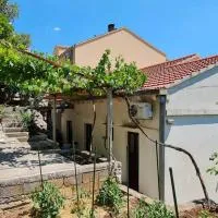 Apartments Maruška – hotel w mieście Sobra