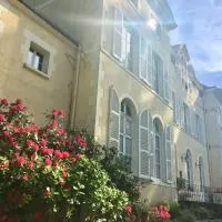 Château de CHICAMOUR, отель в городе Sury-aux-Bois