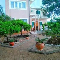 Jakov one bedroom apartment Sucuraj, hotel a Sućuraj
