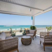 Delfini, Beachfront luxury flat w. outdoor Hot Tub