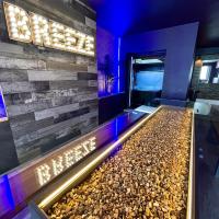 BREEZE SUITES - LUXURY GROUP ACCOM - SLEEPS 19