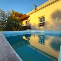 Wolverfontein Karoo Cottages, hotel Ladismithben