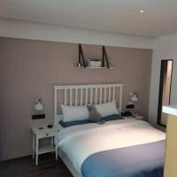 银座精宿菏泽中华路银座商城火车站店, ξενοδοχείο κοντά στο Heze Mudan Airport - HZA, Heze