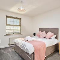 Stunning 2 Bed Apartment -Parking - Great Location