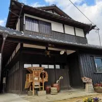 古民家ゲストハウスひまわり, hotel v destinácii Isa