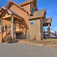 Luxurious Lodge with Fire Pit and Swimming Spa!, hotel in Heber Springs