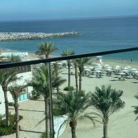 luxury sea view Address Hotel apartment Fujairah, hotel in Fujairah