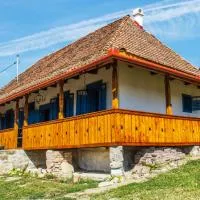 Siklód. Botond Panoráma Kulcsosház (6 fő) Botond Panoramic Chalet, hotell i Şiclod