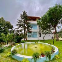 Splendid and Peaceful Chalet with Nature View in Iznik, Bursa, hotel in Esadiye