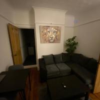 Pristine one bed apartment with garden