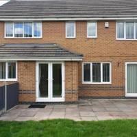 Stunning 4-Bed House in Walsall